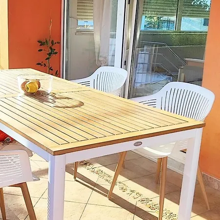 Luna Serene Garden - Jacuzzi Apartment Zadar