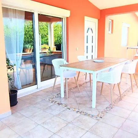Luna Serene Garden - Jacuzzi Apartment *