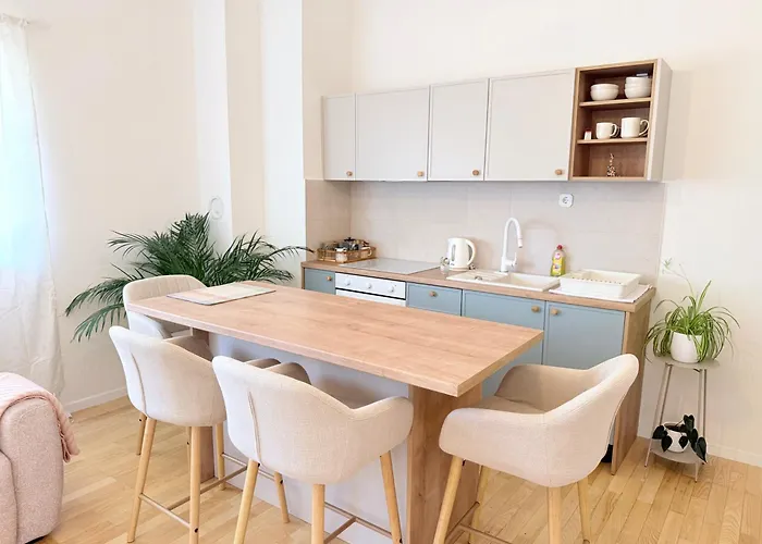 Luna Serene Garden - Jacuzzi & Gym Апартаменты