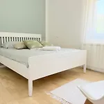 Luna Mediteran Garden Home - Jacuzzi & Gym 자다르