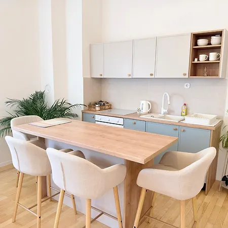 Luna Serene Garden - Jacuzzi & Gym Apartamento