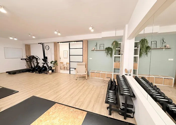 شقة Luna Mediteran Garden Home - Jacuzzi & Gym *